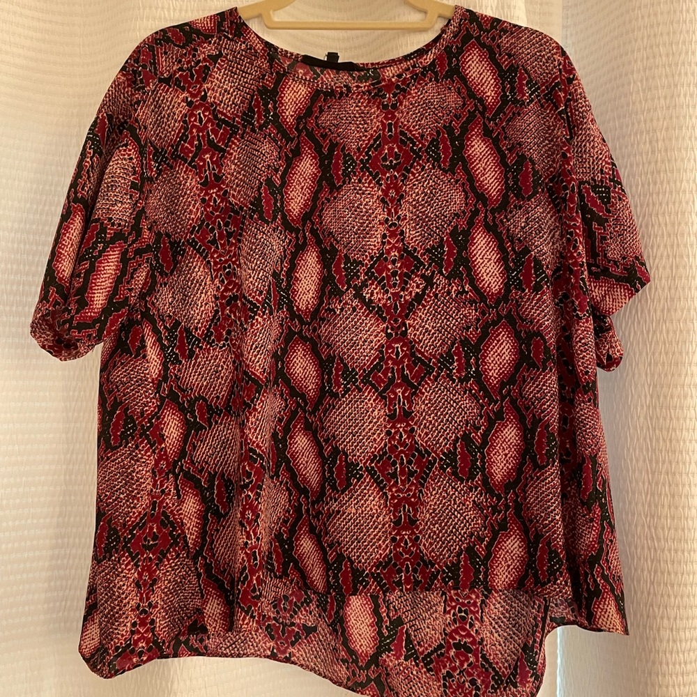 Oliviaceous Snakeskin Top